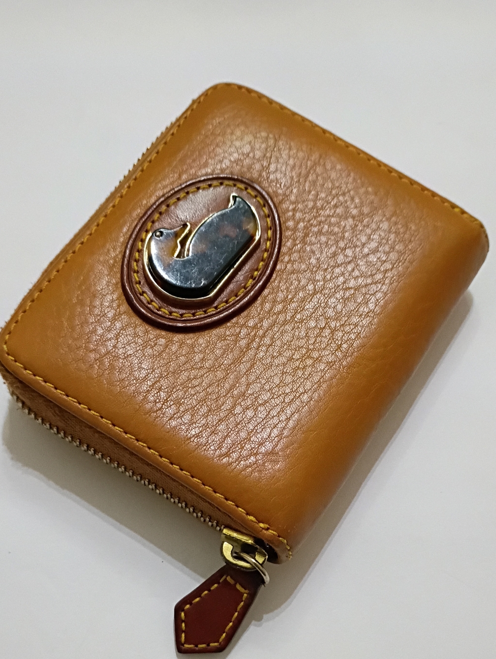 Dooney & Bourke Vintage Tan Leather Zip Wallet
